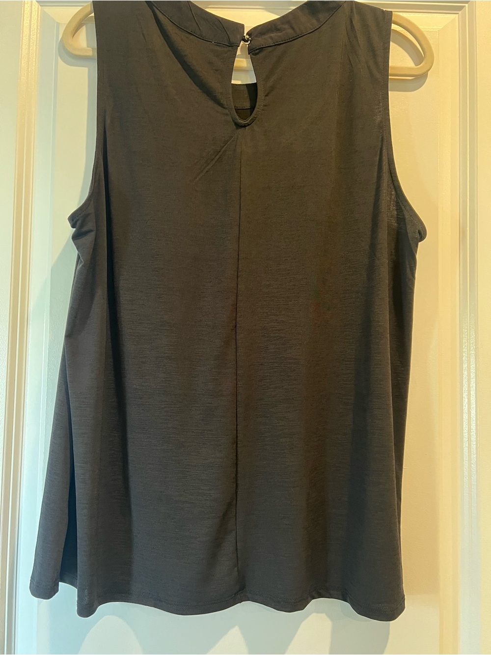 Sleeveless Pleat Front Tank Top - Charcoal - Picture 3 of 5
